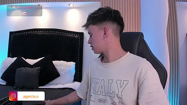 LiamWildx20 online show from June 12, 2026, 5:05 am