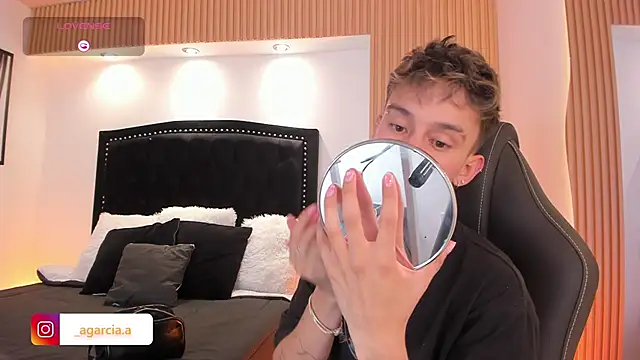 LiamWildx20 online show from June 14, 2026, 12:51 am