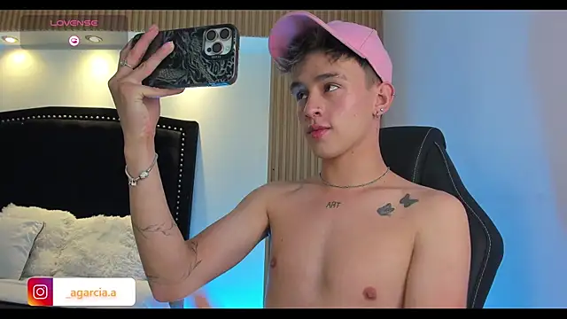 LiamWildx20 online show from June 19, 2026, 5:13 am