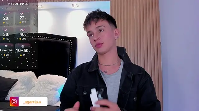 LiamWildx20 online show from June 26, 2026, 4:51 am