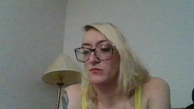 Kittaekatt online show from February 5, 2026, 3:57 am