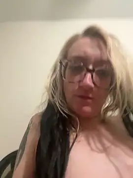 Kittaekatt online show from February 21, 2026, 12:40 pm