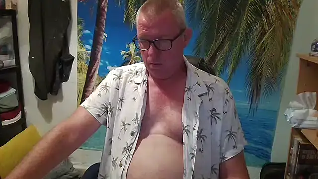 Snapshot of JamesBauer chatting on June 27, 2026, 4:18 am JamesBauer online show from June 27, 2026, 4:18 am