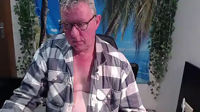 JamesBauer online show from December 17, 2025, 4:39 am