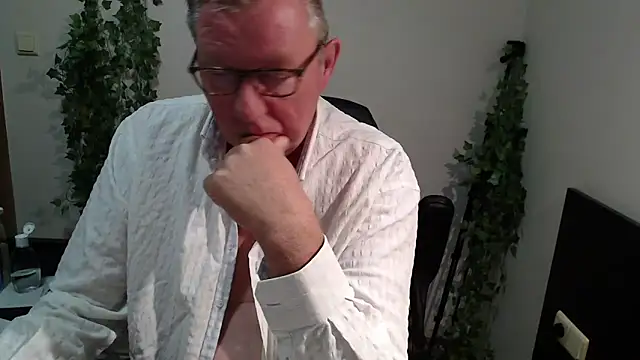 JamesBauer online show from September 27, 2025, 3:45 am