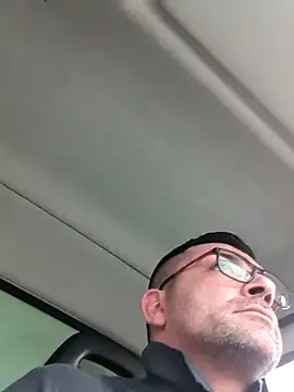 Maurzioxh online show from December 19, 2025, 8:38 am