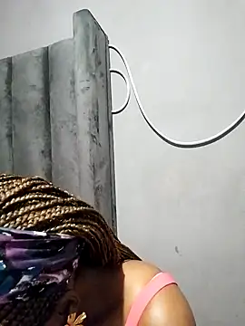 sexylira online show from October 9, 2025, 3:23 pm