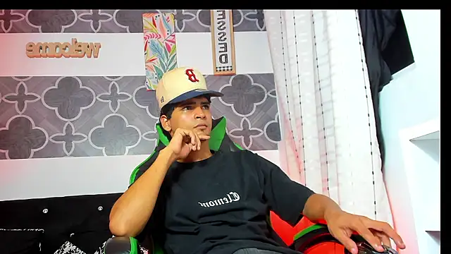 Snapshot of 317894 chatting on January 7, 2026, 11:54 pm 317894 online show from January 7, 2026, 11:54 pm