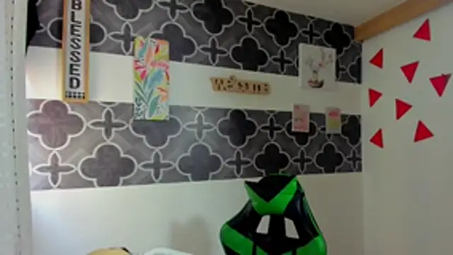 Snapshot of 317894 chatting on January 13, 2026, 7:18 pm 317894 online show from January 13, 2026, 7:18 pm