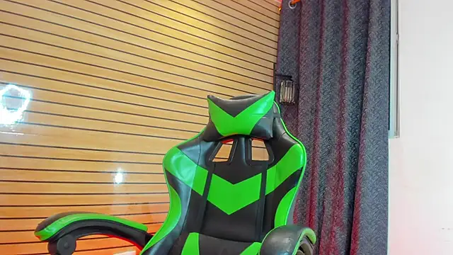 Snapshot of 317894 chatting on April 9, 2026, 7:47 am 317894 online show from April 9, 2026, 7:47 am