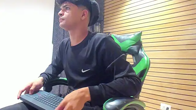 Snapshot of 317894 chatting on April 9, 2026, 5:31 am 317894 online show from April 9, 2026, 5:31 am