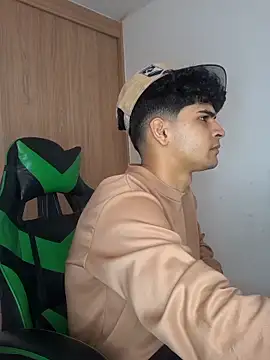 Snapshot of 317894 chatting on March 6, 2026, 4:35 pm 317894 online show from March 6, 2026, 4:35 pm