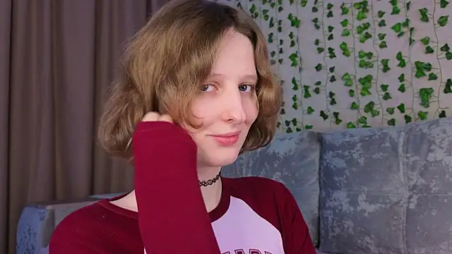 c0ralynx online show from December 15, 2025, 6:25 pm