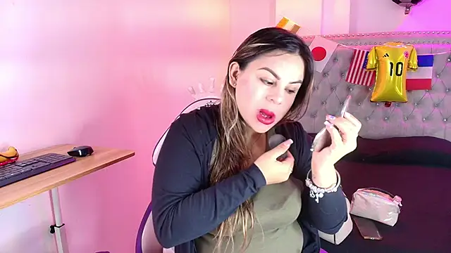 Lia adamsss online show from June 19, 2026, 3:56 am