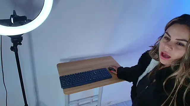 Snapshot of Lia_adamsss chatting on March 21, 2026, 3:41 am Lia adamsss online show from March 21, 2026, 3:41 am