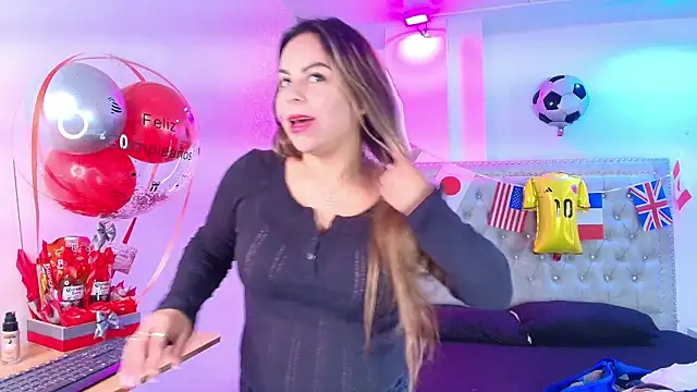 Lia adamsss online show from June 17, 2026, 3:28 am