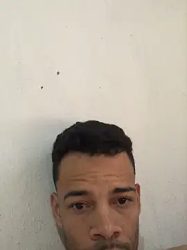 HenriquePhn online show from May 29, 2026, 11:38 am