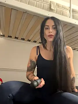 Snapshot of missninasparkle chatting on November 18, 2025, 5:44 am missninasparkle online show from November 18, 2025, 5:44 am