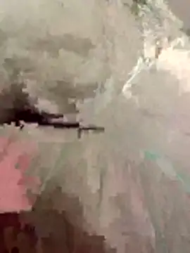 chicasexi233 online show from April 29, 2026, 3:43 am