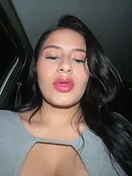 Snapshot of andrea_gomes_ chatting on March 5, 2026, 6:32 am andrea gomes online show from March 5, 2026, 6:32 am