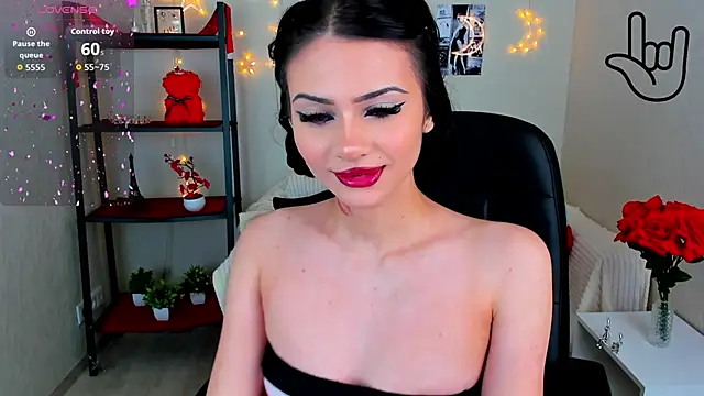 Kitti   online show from June 10, 2026, 1:29 am
