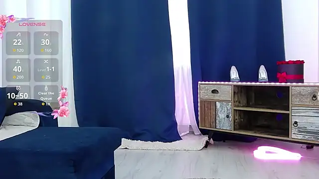 TerresaDiamond online show from October 27, 2025, 7:42 am