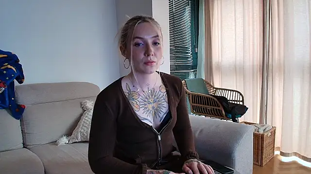 tattoobbgirl online show from March 4, 2026, 5:31 pm