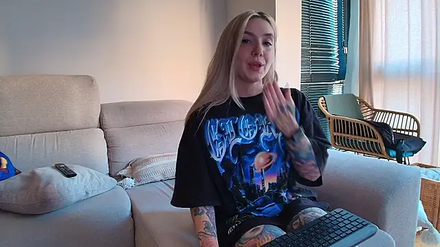 tattoobbgirl online show from March 7, 2026, 5:07 pm