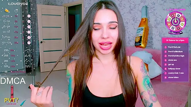 vinkiepinkie online show from September 28, 2025, 4:58 pm