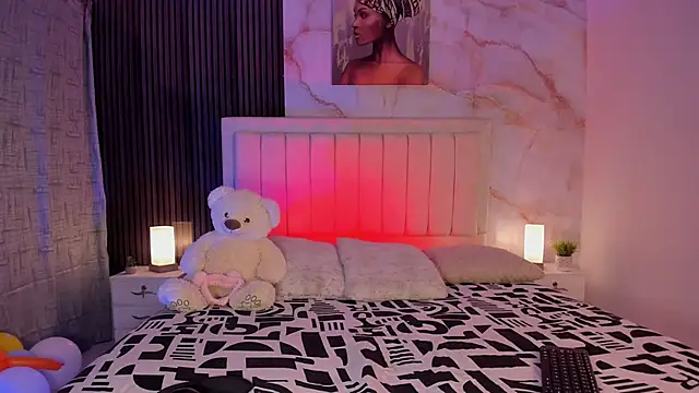 peachandtyron  online show from September 22, 2025, 4:07 am