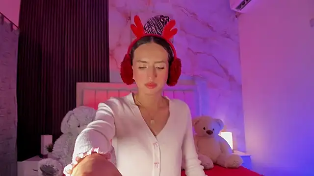 peachandtyron  online show from November 10, 2025, 3:33 am