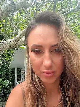 Brilliant-Splashes online show from February 3, 2026, 2:53 am