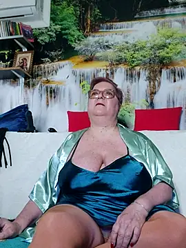 QueenPammy1 online show from January 8, 2026, 7:47 am