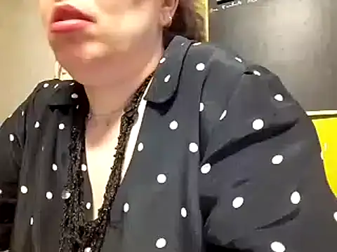 Snapshot of mimi19820 chatting on March 8, 2026, 12:38 am mimi19820 online show from March 8, 2026, 12:38 am