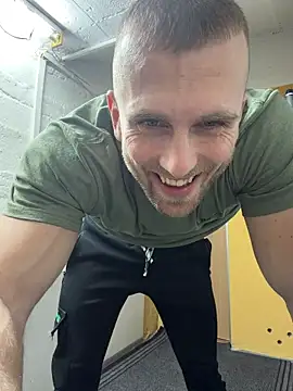 Snapshot of trainwithme chatting on March 31, 2026, 11:23 am trainwithme online show from March 31, 2026, 11:23 am