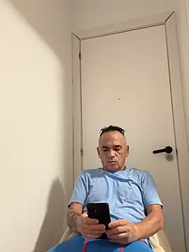mateocali25 online show from July 15, 2026, 3:19 pm