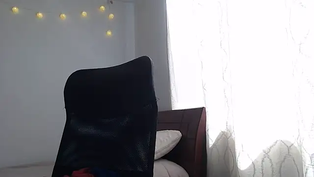 nalafoster online show from September 26, 2025, 2:57 pm