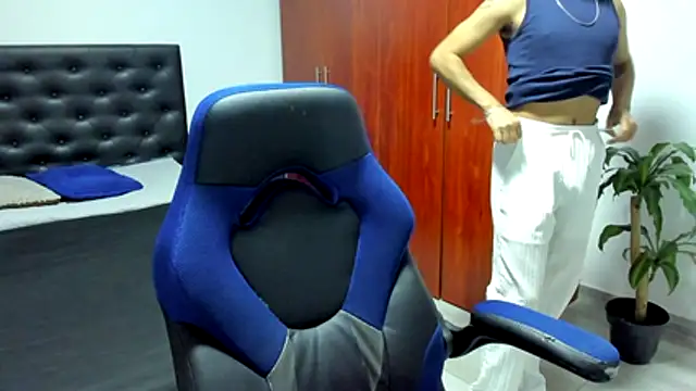 Snapshot of abel_bigcok chatting on October 26, 2025, 1:17 am abel bigcok online show from October 26, 2025, 1:17 am