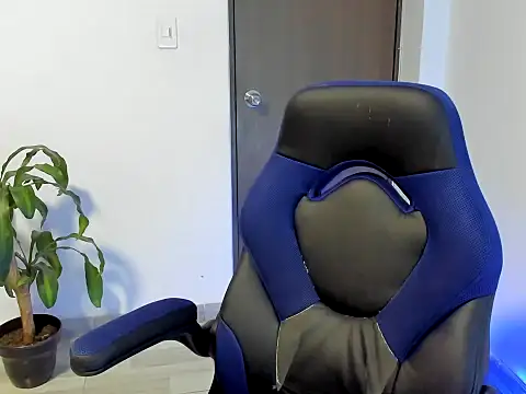 Snapshot of abel_bigcok chatting on November 7, 2025, 1:32 am abel bigcok online show from November 7, 2025, 1:32 am