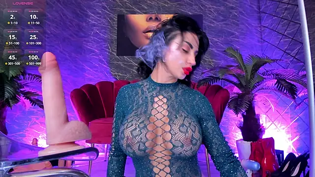 IzabelaTessa online show from May 3, 2026, 7:39 pm