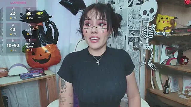 MitsuChan  online show from October 27, 2025, 10:11 pm