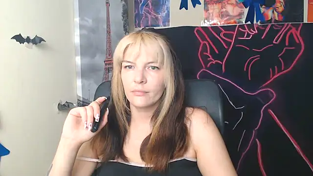 VanessaRey  online show from June 21, 2026, 6:41 am