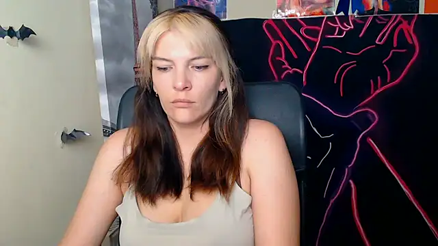 VanessaRey  online show from June 18, 2026, 6:23 am