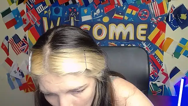 VanessaRey  online show from June 22, 2026, 7:49 am