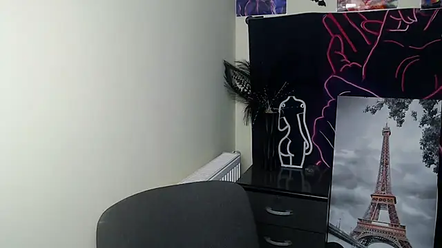 VanessaRey  online show from September 27, 2025, 6:19 am