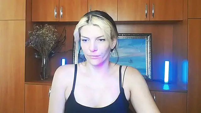 VanessaRey  online show from July 13, 2026, 6:56 am