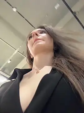 MilaBee online show from February 19, 2026, 11:18 am