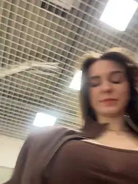 MilaBee online show from February 22, 2026, 11:12 am