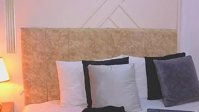 angelinarouse  online show from February 10, 2026, 3:38 am