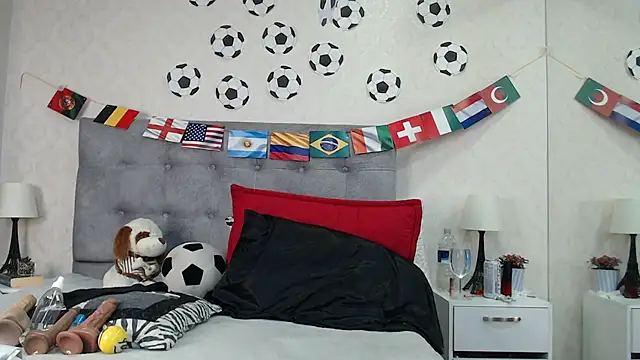 ScarlettGreen  online show from June 26, 2026, 11:16 am
